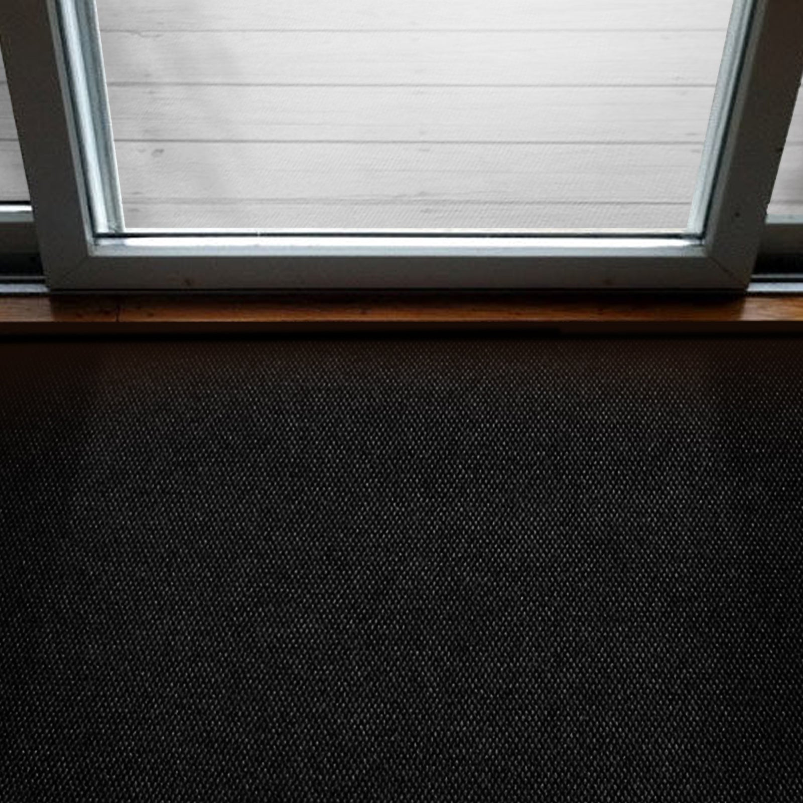 | Noir