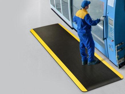 tapis de travail tapis HxLxl 8 5x1520x910mm caoutchouc perforé noir